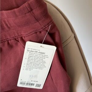 Lululemon Joggers with tags